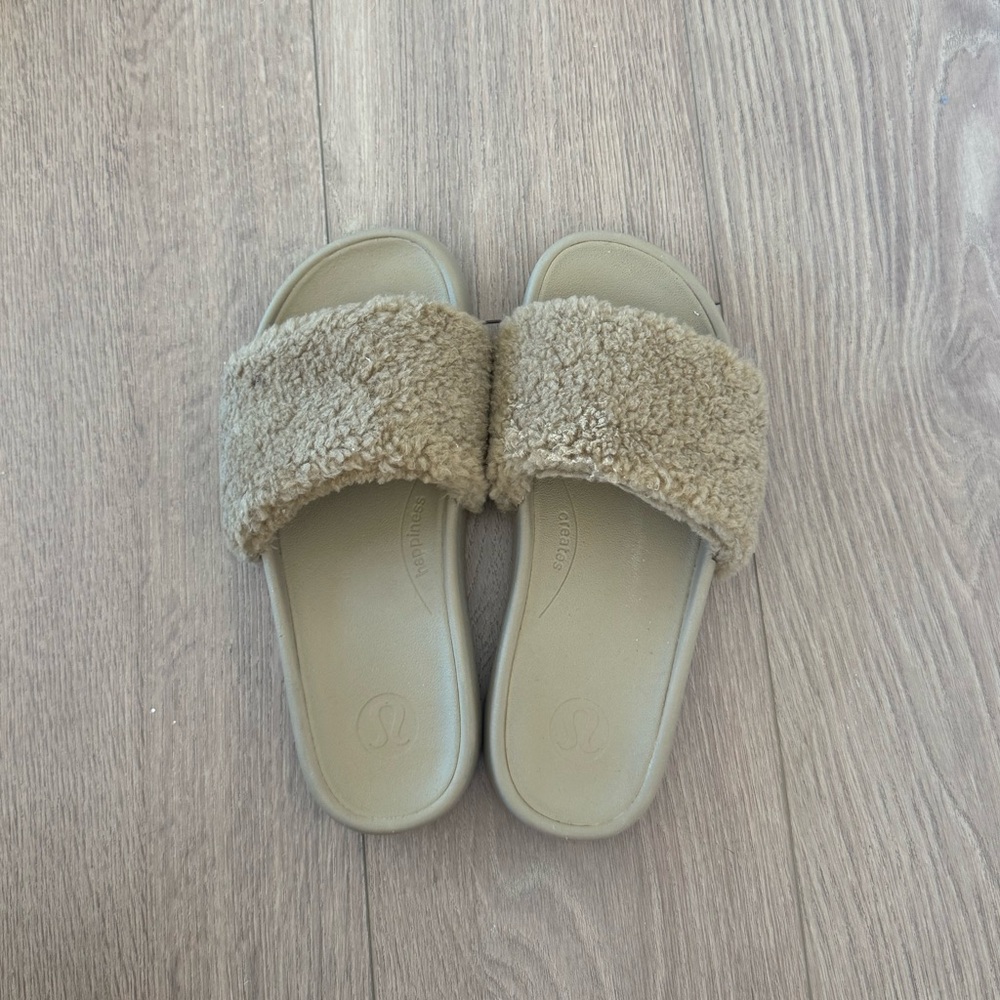 lululemon athletica Fleece Restfeel Slide